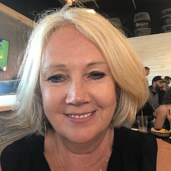 Meet your Posher, Roxane - Picture 1 of 2